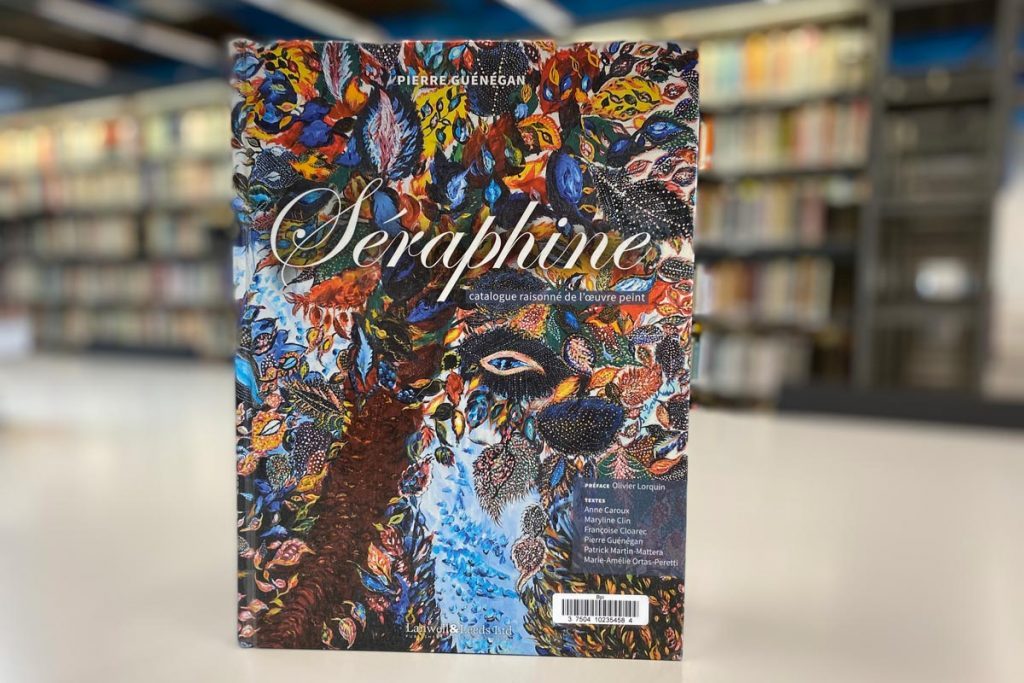 photo d'un catalogue raisonné sur l'œuvre de Séraphine Louis