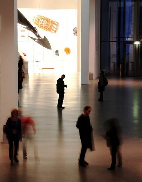 photo d'un hall de musée ou d'une galerie d'art (anonyme)