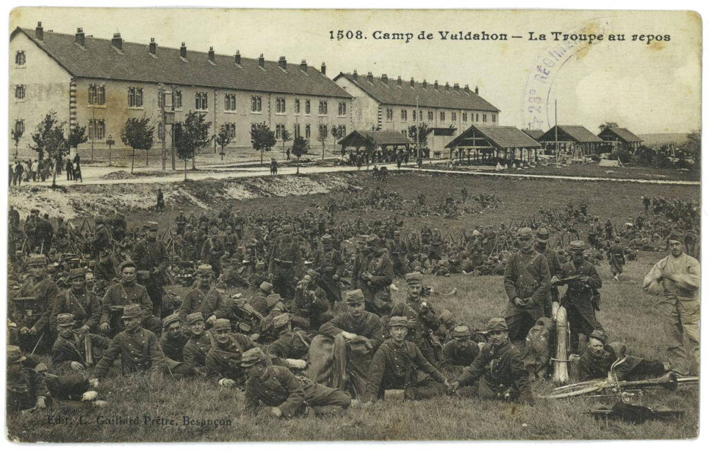 1508, les soldats sur la pelouse se reposent