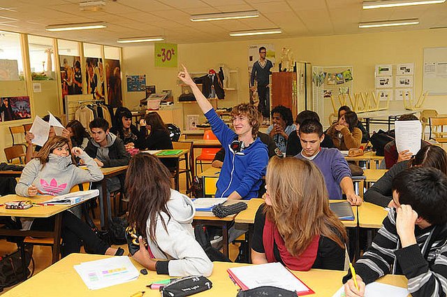 photographie d'une salle de classe