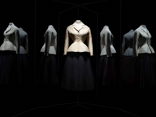 Tailleur Bar de Dior